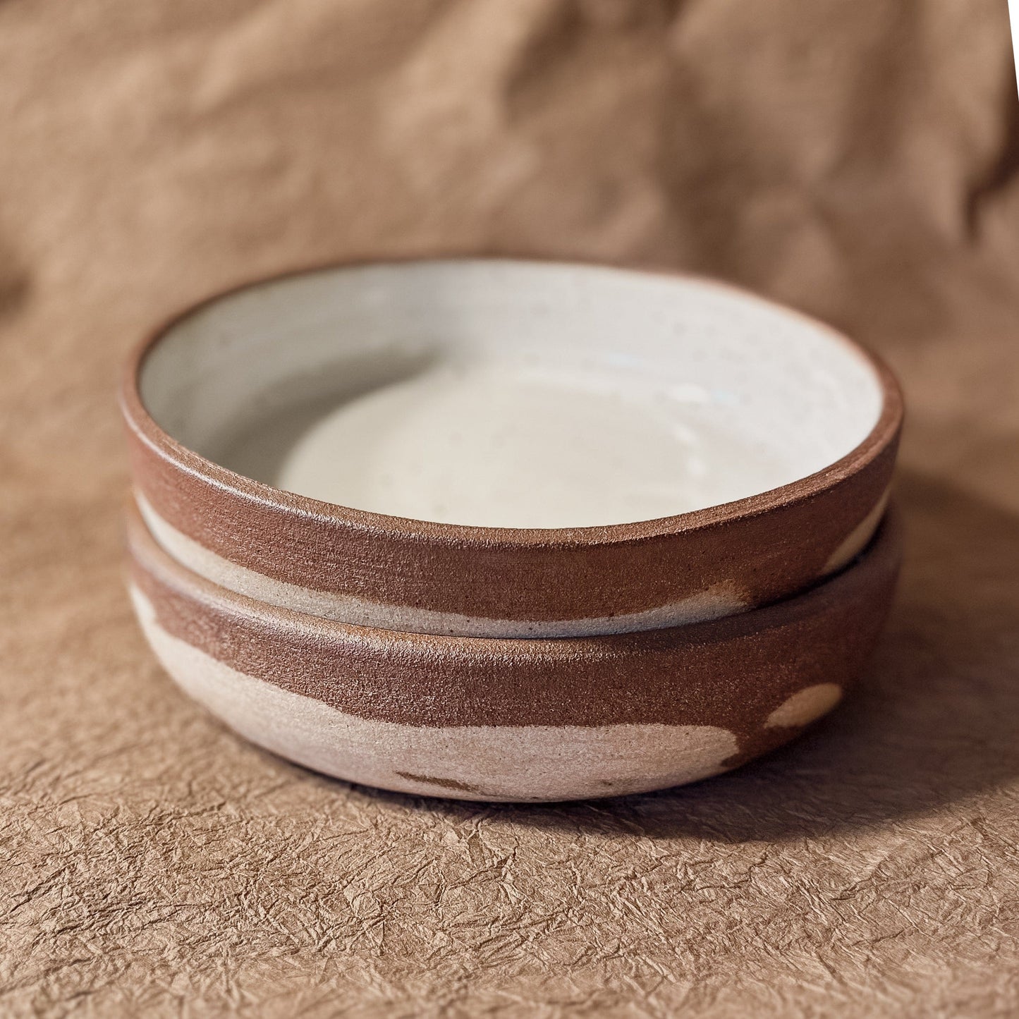 Gator & Phoebs Marbled Ceramic Bowl in brown and white